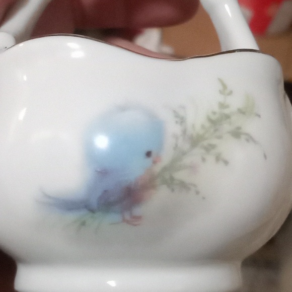 Adorable Fine Porcelain Trinket Bird Basket - Picture 2 of 10